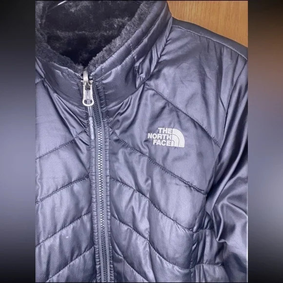New The North Face Reversible jacket Womans medium - Picture 3 of 9